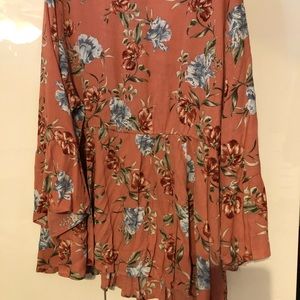 Brand New Top Torrid size 3x 22-24 100% Rayon 100% Cotton Desert Sand Floral